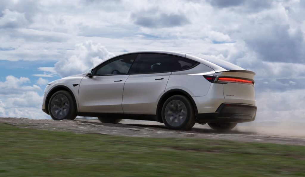 Tesla Launches Model Y L in China, Priced from Around RM199,500