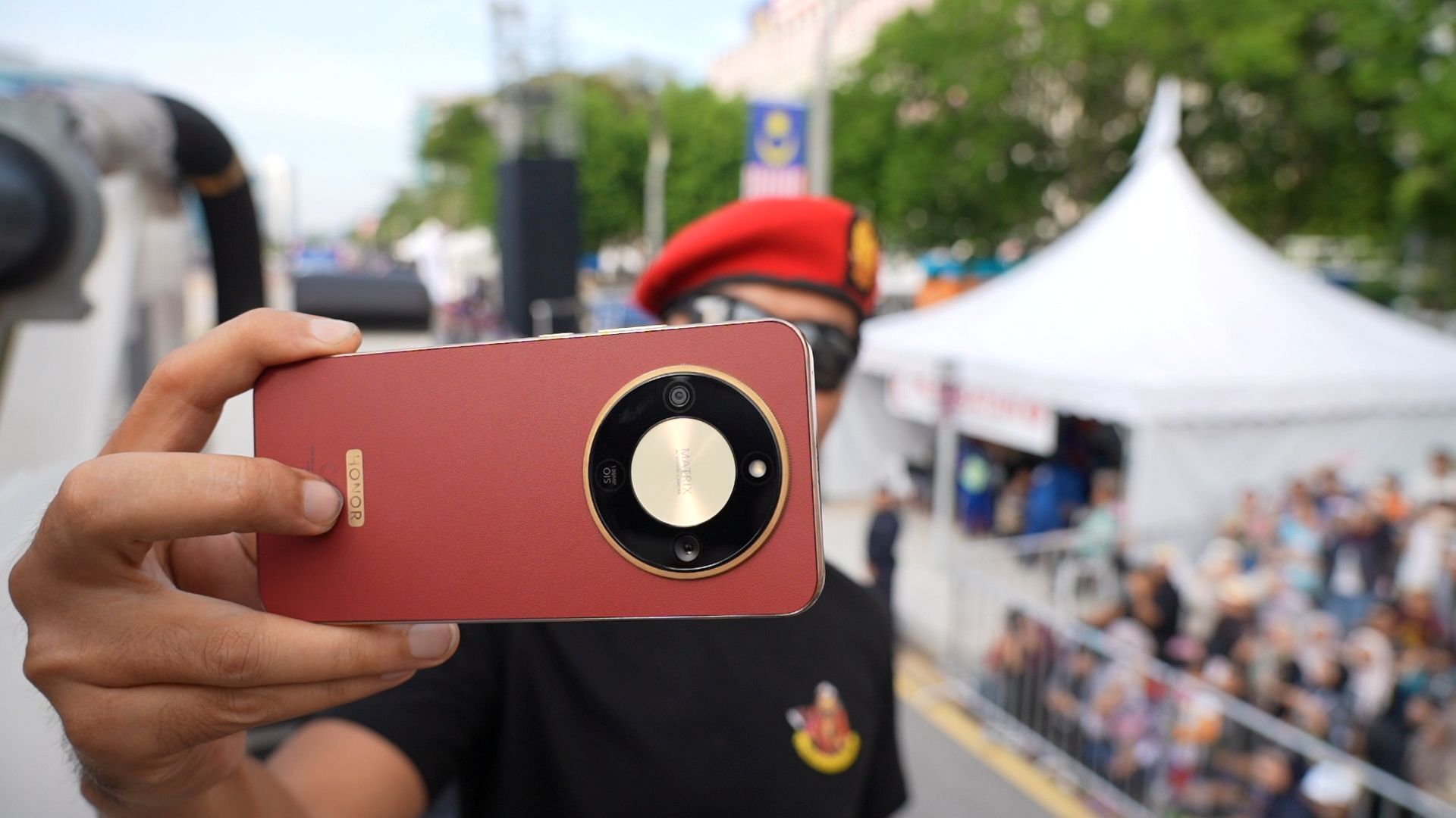 HONOR’s Mysterious Smartphone Spotted at Malaysia’s 68th National Day Parade
